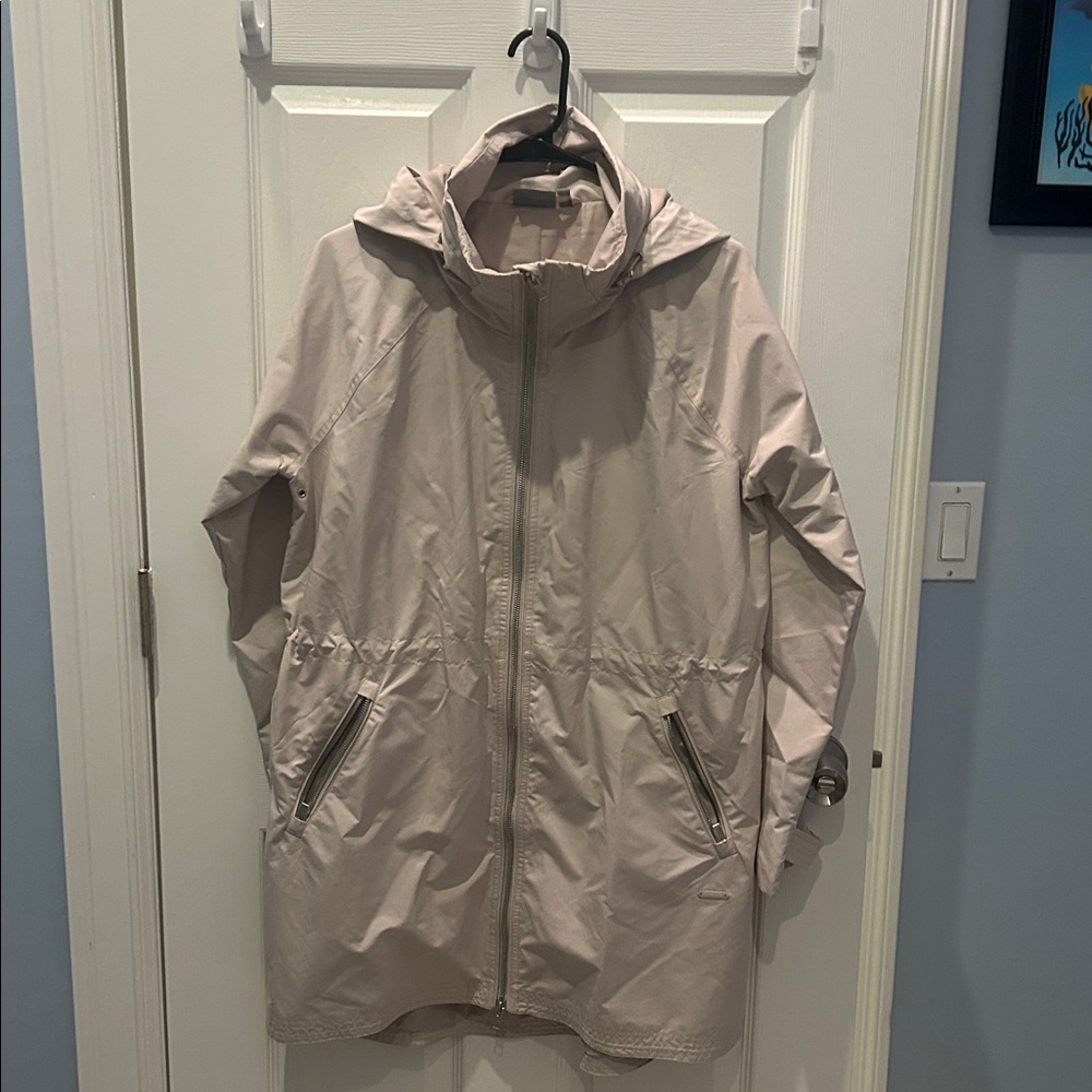 Ladies Athleta rain coat size Medium